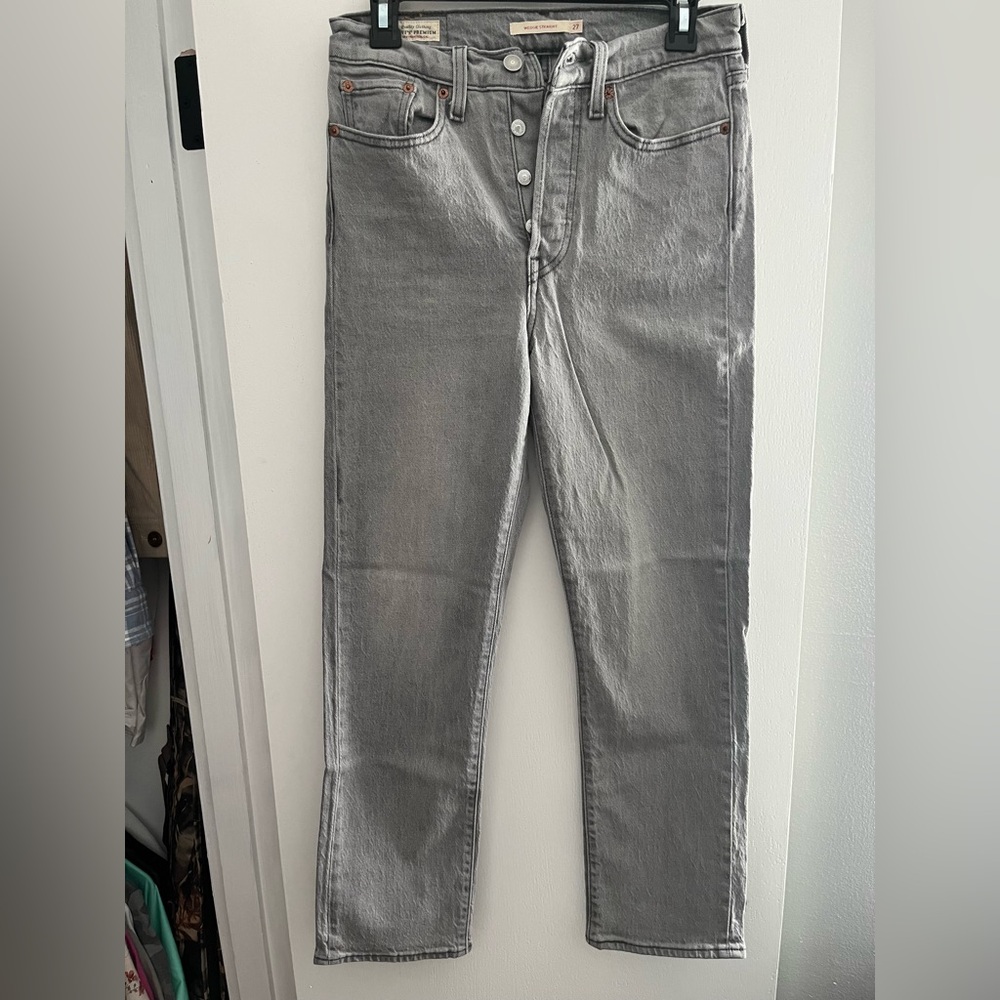 Levis Wedgie Straight Jeans